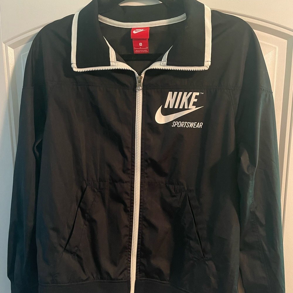 Women’s Nike Windbreaker